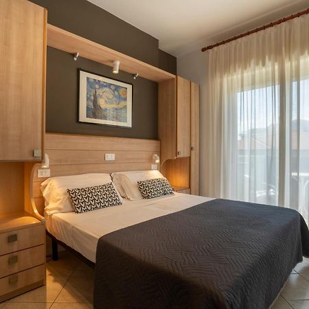 Hotel Mocambo Riccione Eksteriør billede