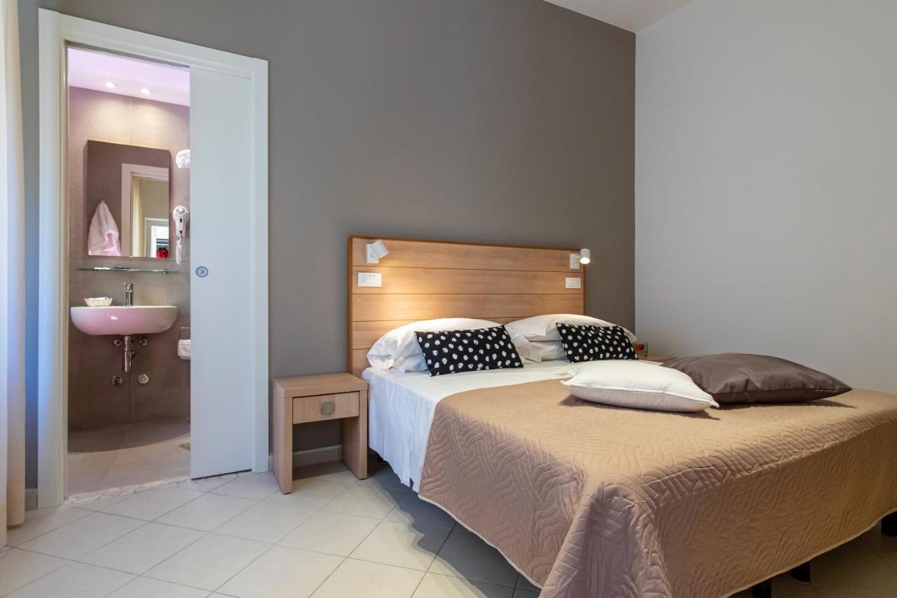 Hotel Mocambo Riccione Eksteriør billede