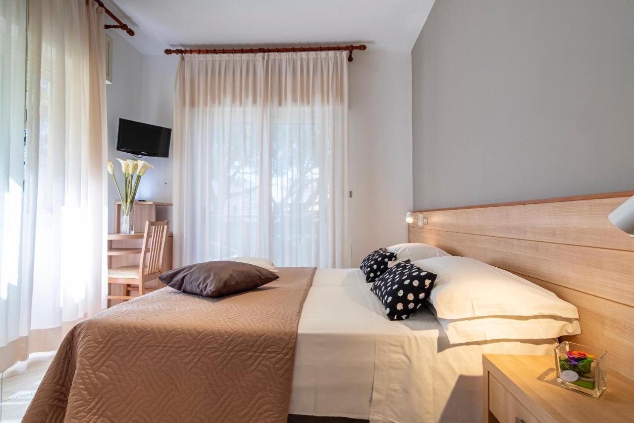 Hotel Mocambo Riccione Eksteriør billede