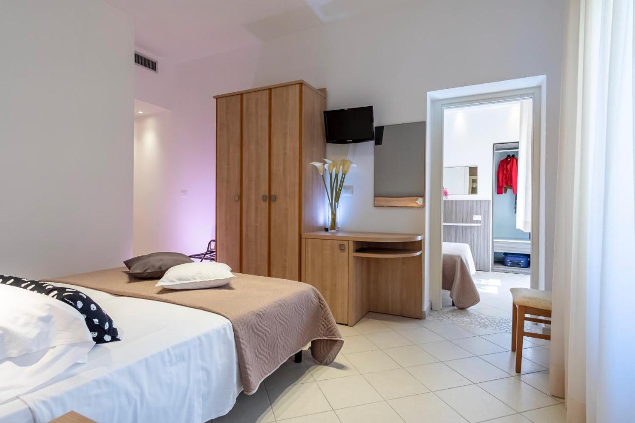 Hotel Mocambo Riccione Eksteriør billede
