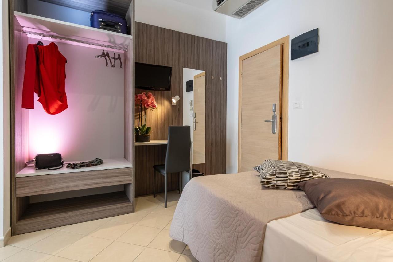 Hotel Mocambo Riccione Eksteriør billede