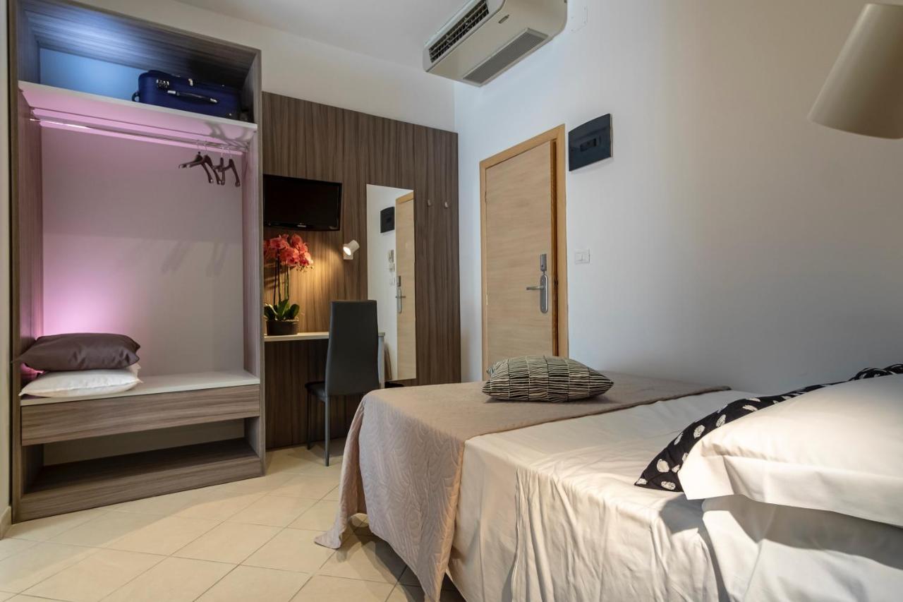 Hotel Mocambo Riccione Eksteriør billede
