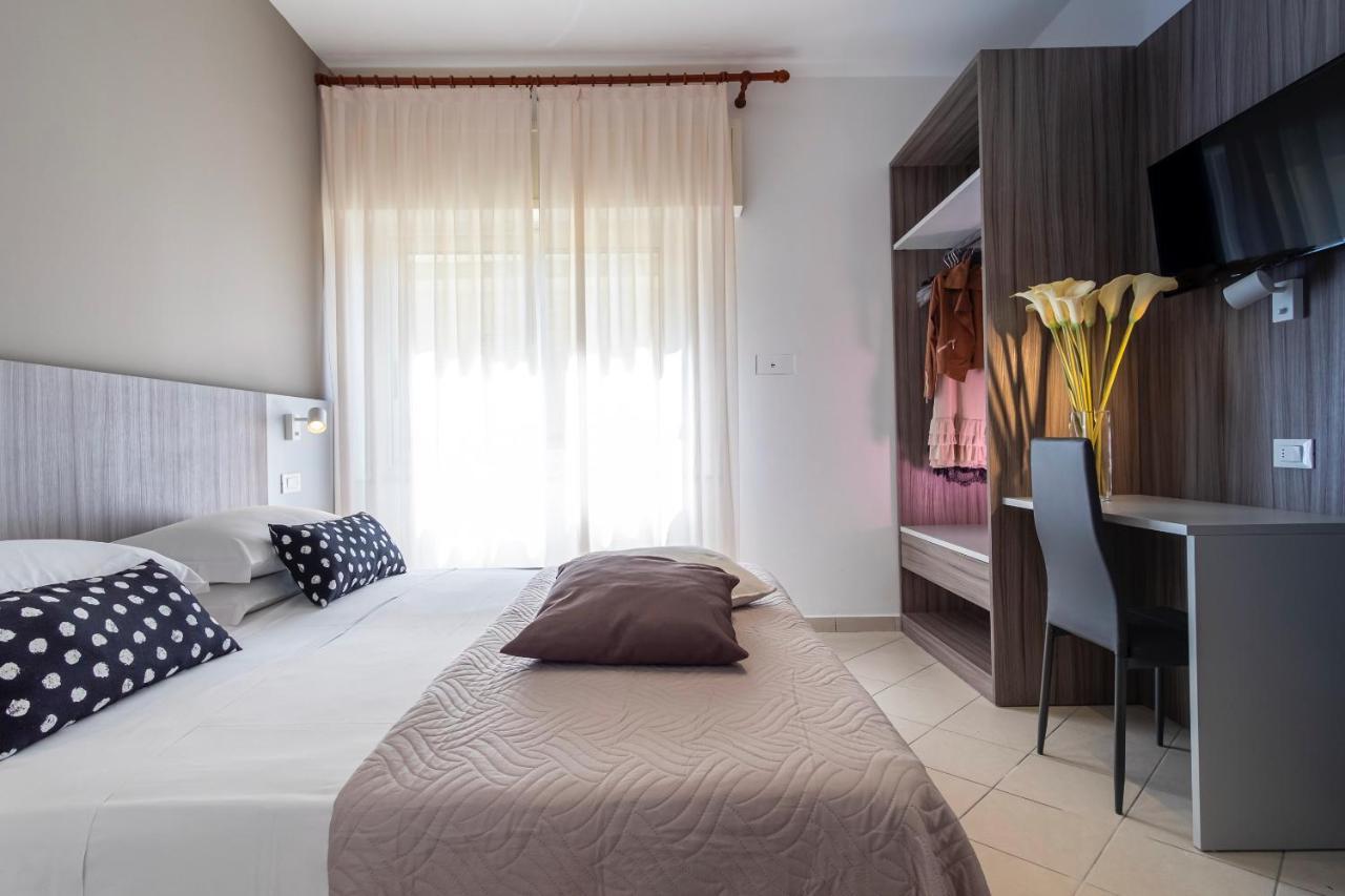 Hotel Mocambo Riccione Eksteriør billede