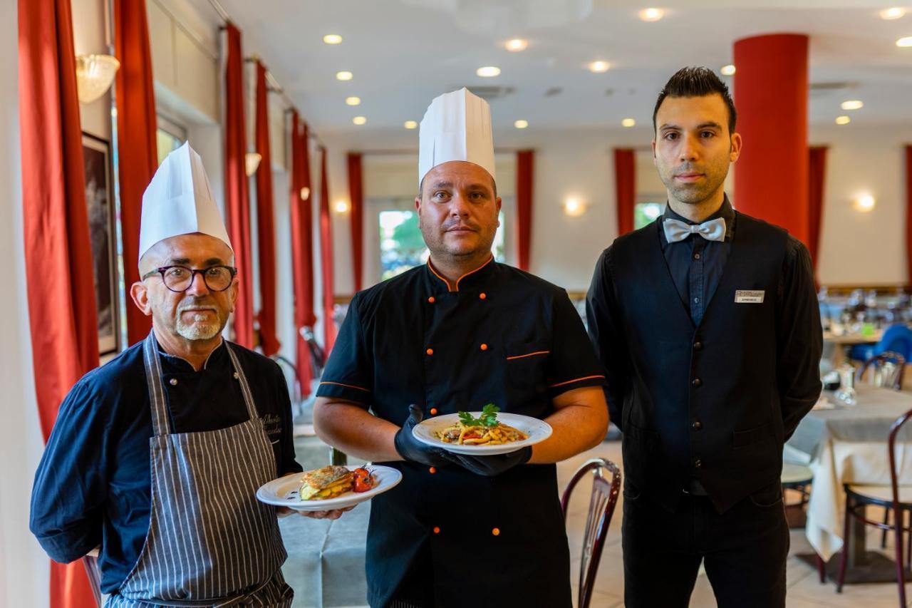 Hotel Mocambo Riccione Eksteriør billede