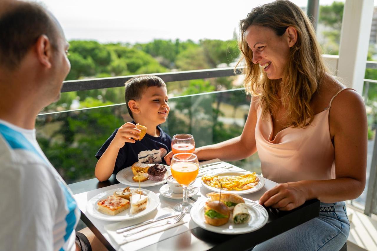 Hotel Mocambo Riccione Eksteriør billede