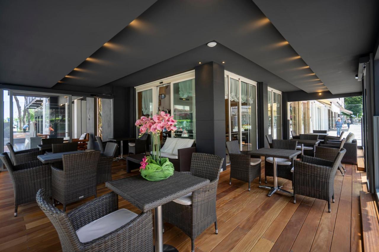 Hotel Mocambo Riccione Eksteriør billede