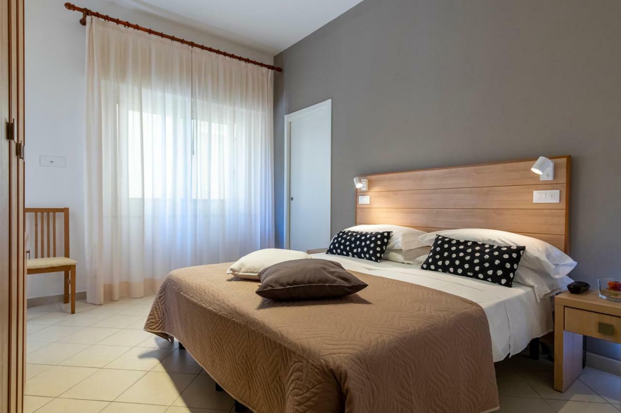 Hotel Mocambo Riccione Eksteriør billede